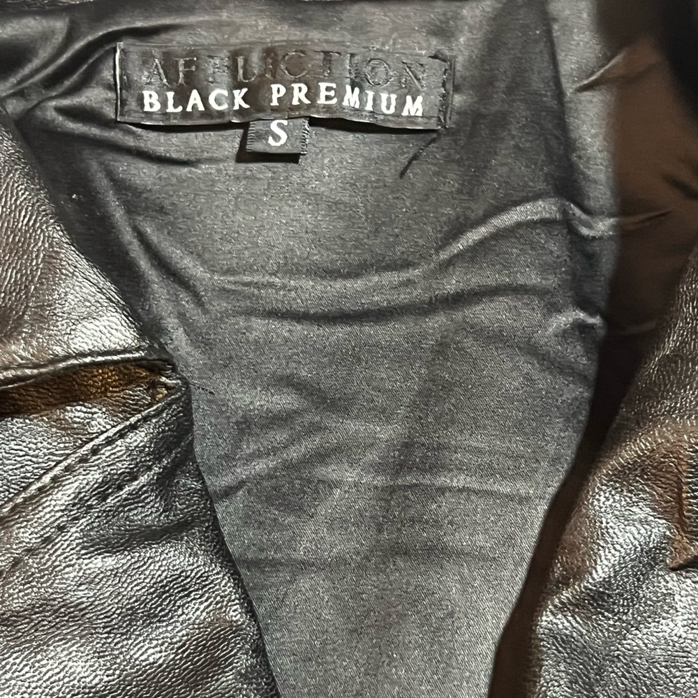 Affliction Women’s black leather vest. - Picture 15 of 15